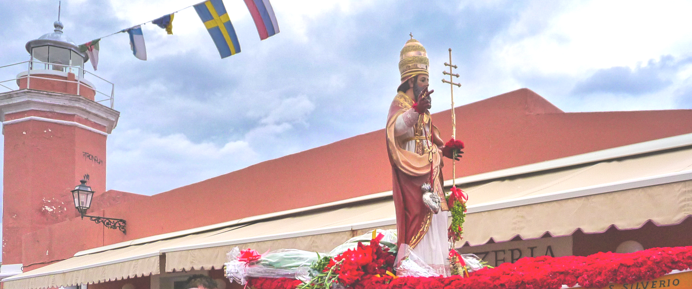 San Silverio portato in processione